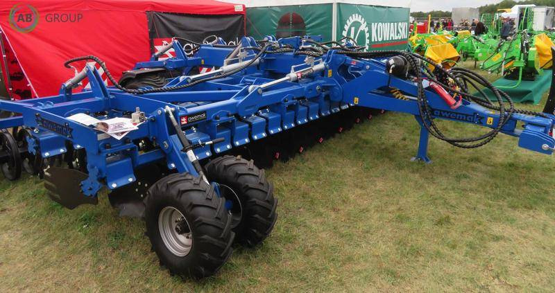 Awemak hydraulically folding heavy disc harrow Goliath CBTHD60, 6 m - Rastras: foto 1 Awemak hydraulically folding heavy disc harrow Goliath CBTHD60, 6 m - Rastras: foto 1