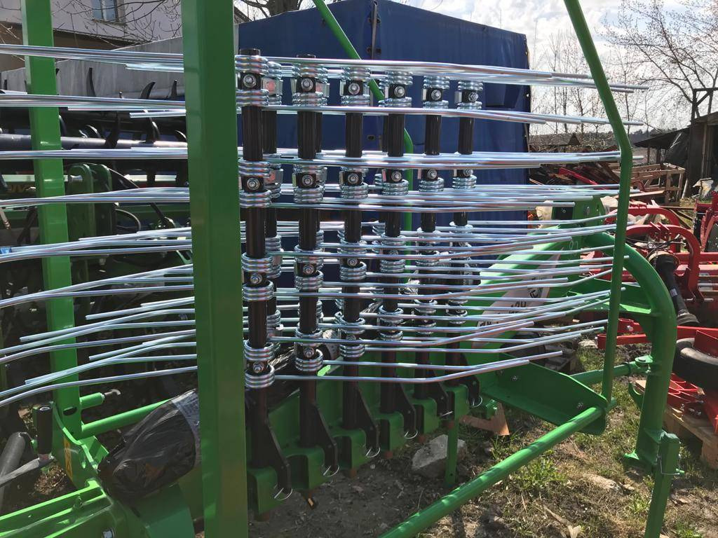 Inter-Tech Rotary Rake ZKT-420, 4.2 m - Henificadora: foto 3 Inter-Tech Rotary Rake ZKT-420, 4.2 m - Henificadora: foto 3