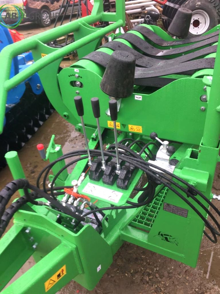 Inter-Tech self loading bale wrap GO01 - Encintadora de pacas: foto 3 Inter-Tech self loading bale wrap GO01 - Encintadora de pacas: foto 3