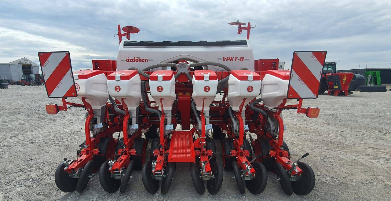 Ozdoken pneumatic precision seeder model VPKT-DG6 - on stock - Sembradora de precisión: foto 2 Ozdoken pneumatic precision seeder model VPKT-DG6 - on stock - Sembradora de precisión: foto 2