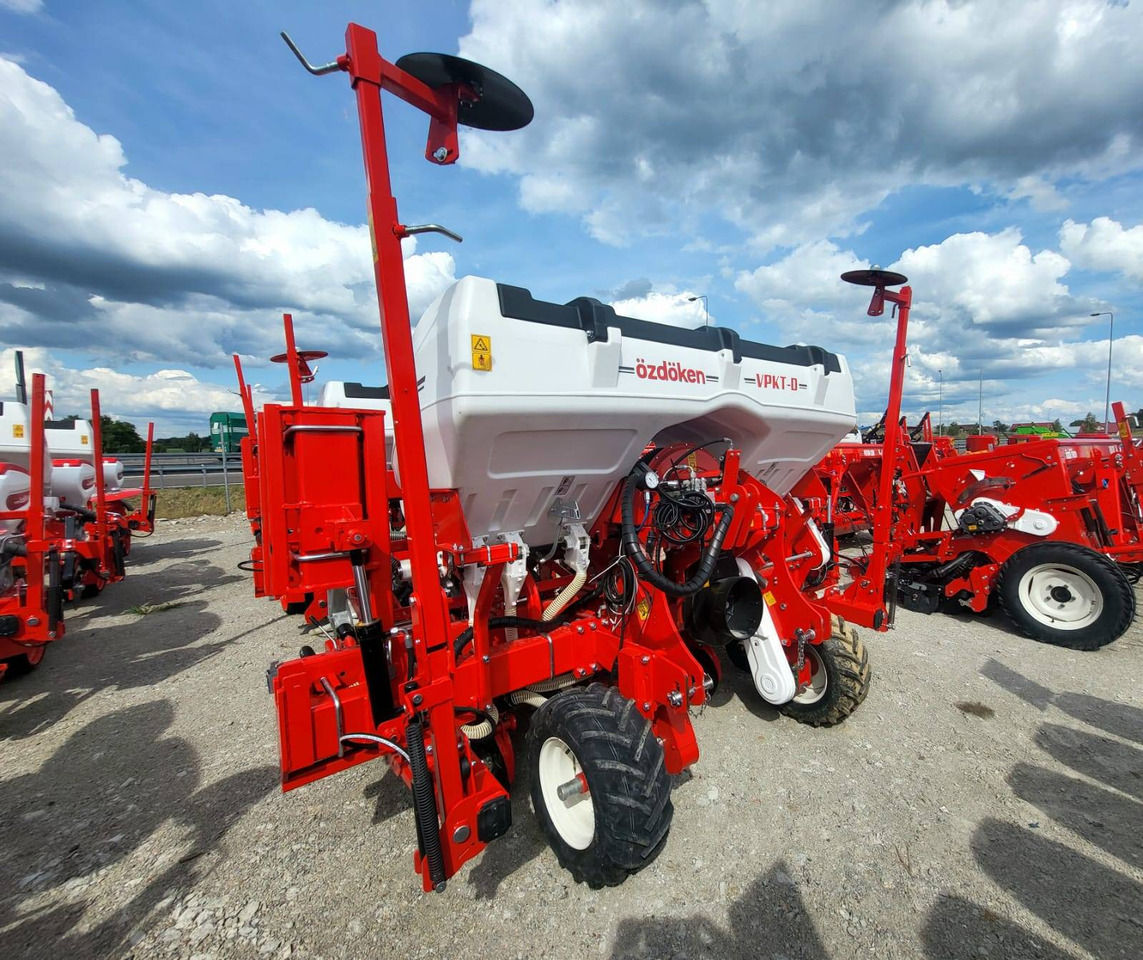 Ozdoken six-row pneumatic precision seeder, VPKT-DG6, PVC fertiliser tank - on stock - Sembradora de precisión: foto 1 Ozdoken six-row pneumatic precision seeder, VPKT-DG6, PVC fertiliser tank - on stock - Sembradora de precisión: foto 1