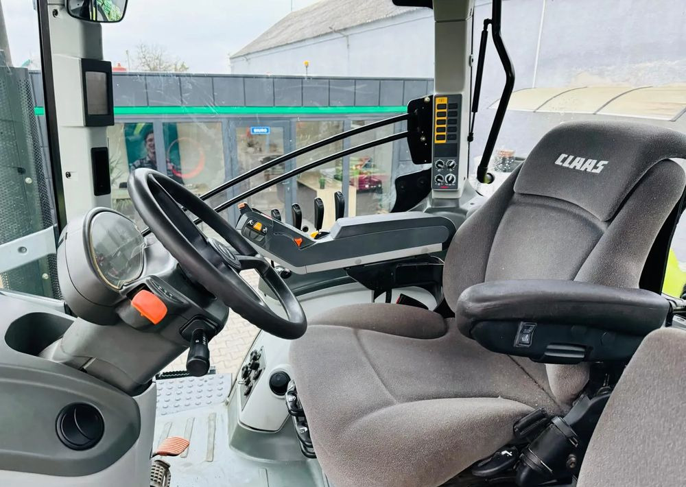 Tractor Claas Axion 850: foto 17