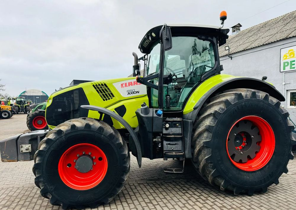 Tractor Claas Axion 850: foto 9
