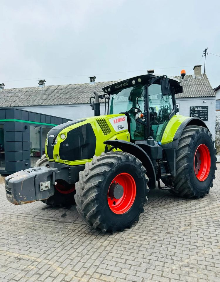 Tractor Claas Axion 850: foto 8
