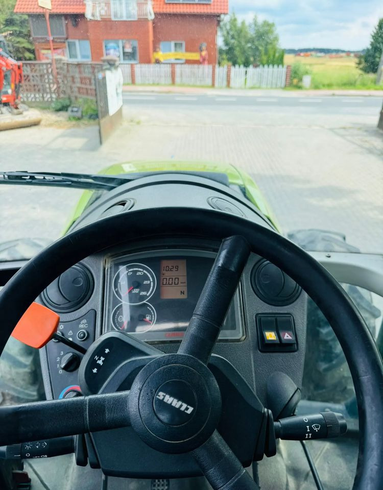 Tractor Claas Axos 330: foto 13