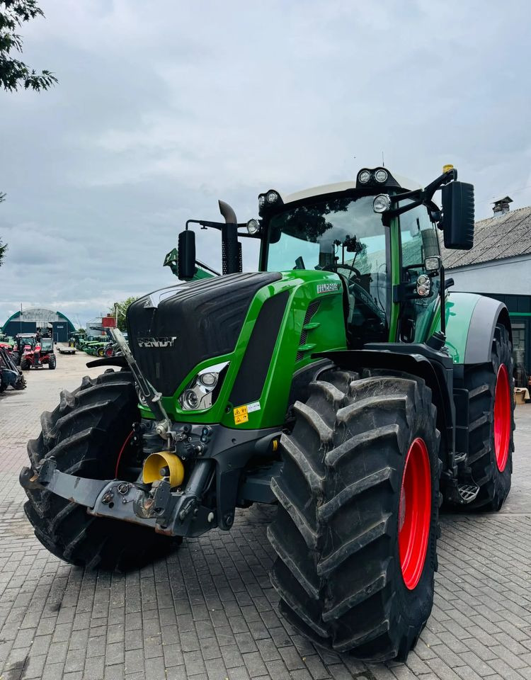 Fendt 828 Vario Profi Plus - Tractor: foto 1 Fendt 828 Vario Profi Plus - Tractor: foto 1