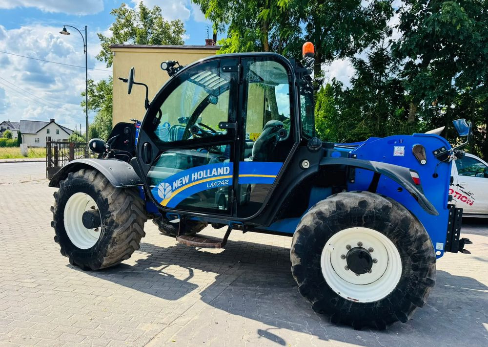 New Holland L7.42 - Manipulador telescópico: foto 1 New Holland L7.42 - Manipulador telescópico: foto 1