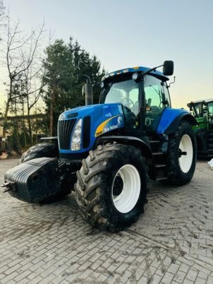 New Holland T8040 - Tractor: foto 1 New Holland T8040 - Tractor: foto 1