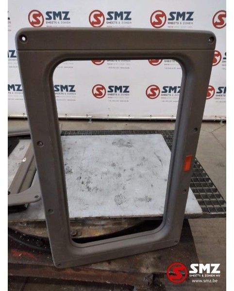 DAF Occ Afdekplaat dakraam DAF XF105 - Cabina e interior para Camión: foto 2 DAF Occ Afdekplaat dakraam DAF XF105 - Cabina e interior para Camión: foto 2