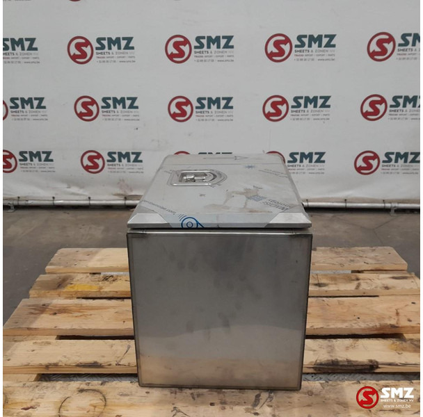 Diversen Occ RVS gereedschapskoffer 50 cm x 35 cm x 40 cm - Bastidor/ Chasis para Camión: foto 3 Diversen Occ RVS gereedschapskoffer 50 cm x 35 cm x 40 cm - Bastidor/ Chasis para Camión: foto 3