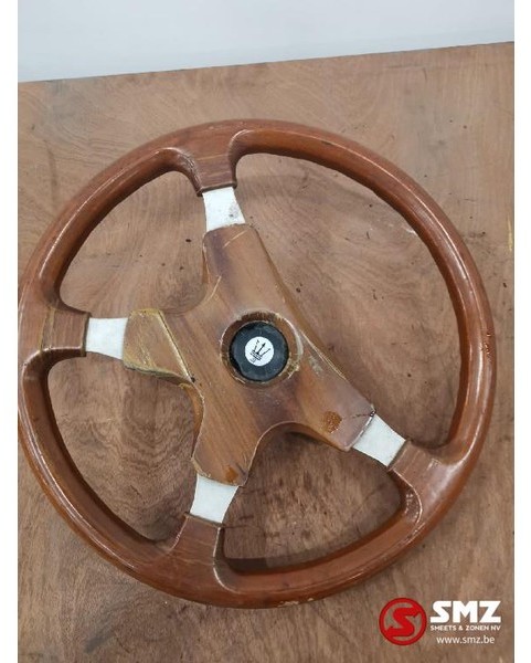 Maserati Occ stuurwiel Maserati hout - Volante para Camión: foto 2 Maserati Occ stuurwiel Maserati hout - Volante para Camión: foto 2
