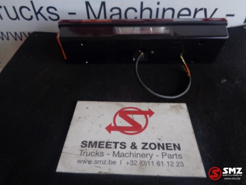 Mercedes-Benz Achterlicht mercedes met nr plaat verlichting - Luz trasera para Camión: foto 3 Mercedes-Benz Achterlicht mercedes met nr plaat verlichting - Luz trasera para Camión: foto 3