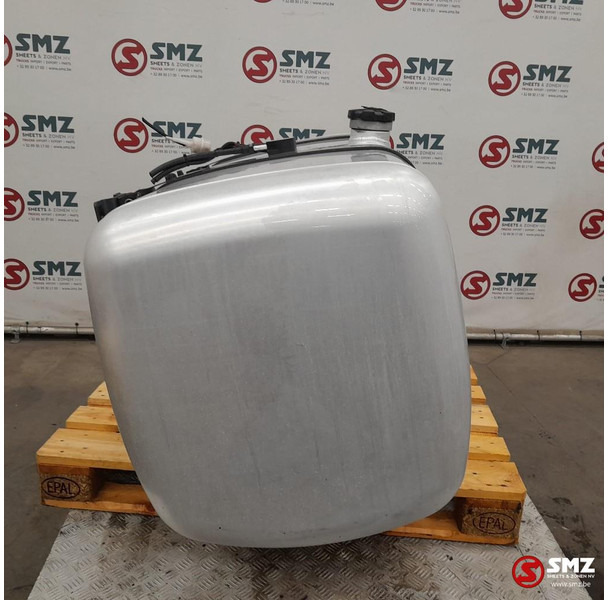 Mercedes-Benz Occ brandstoftank 630L + brandstofniveausensor Mer - Depósito de combustible para Camión: foto 4 Mercedes-Benz Occ brandstoftank 630L + brandstofniveausensor Mer - Depósito de combustible para Camión: foto 4