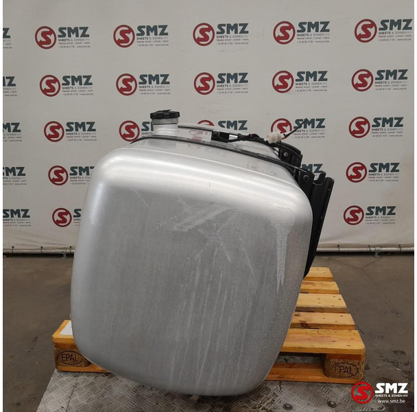 Mercedes-Benz Occ brandstoftank 630L + brandstofniveausensor Mer - Depósito de combustible para Camión: foto 3 Mercedes-Benz Occ brandstoftank 630L + brandstofniveausensor Mer - Depósito de combustible para Camión: foto 3