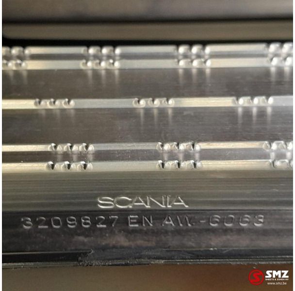 Scania Occ radiatorgrille Scania - Parrilla para Camión: foto 4 Scania Occ radiatorgrille Scania - Parrilla para Camión: foto 4