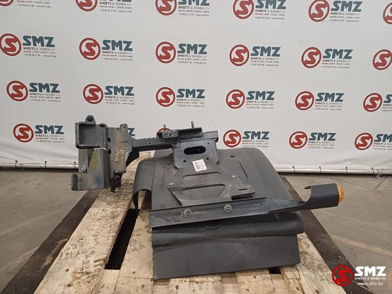 Volvo Occ spatbord cabine achter L/R + spatbordsteun Vol - Carrocería y exterior para Camión: foto 4 Volvo Occ spatbord cabine achter L/R + spatbordsteun Vol - Carrocería y exterior para Camión: foto 4