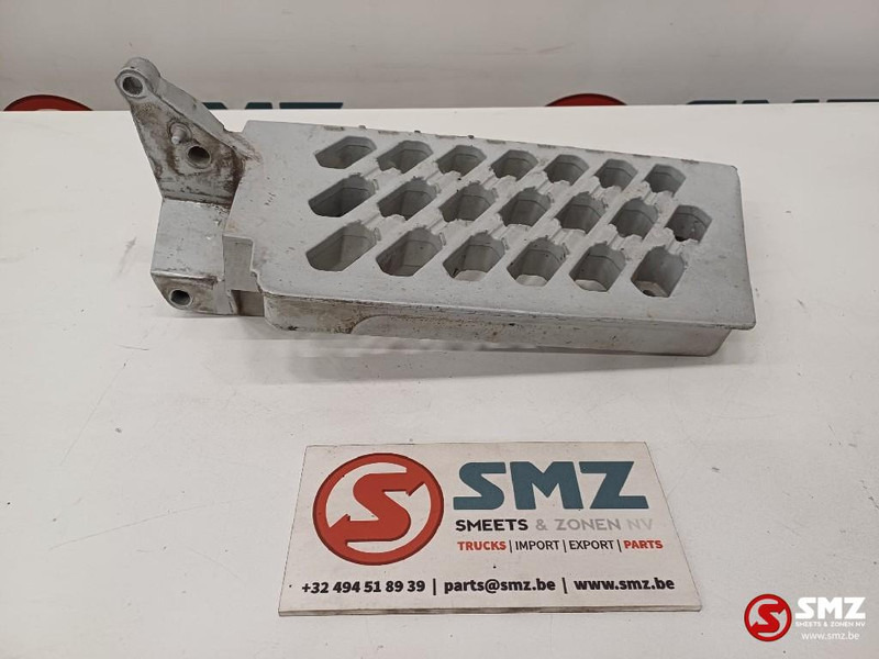 Volvo Occ treeplank rechts Volvo - Cabina e interior para Camión: foto 1 Volvo Occ treeplank rechts Volvo - Cabina e interior para Camión: foto 1