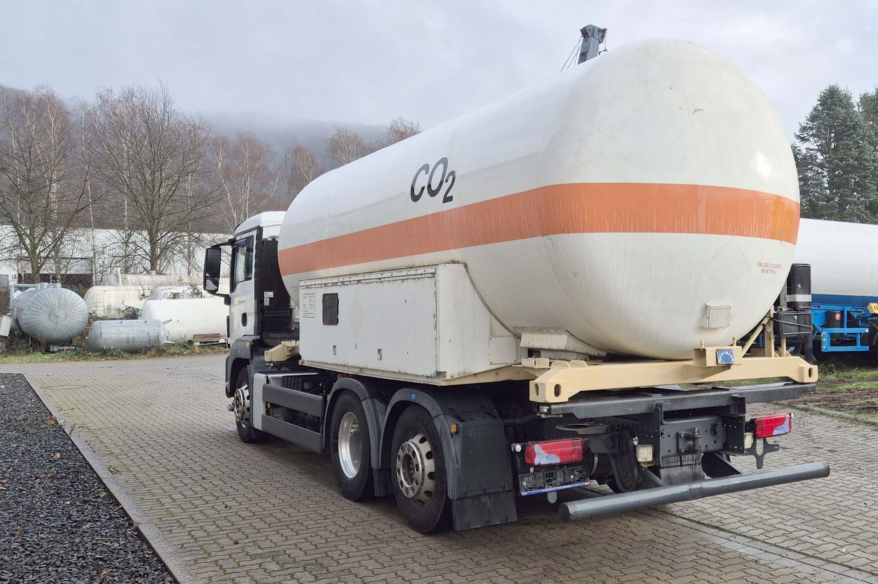 MAN gas tank ADR truck used for carbon dioxide CO2 - Cisterna camión: foto 5 MAN gas tank ADR truck used for carbon dioxide CO2 - Cisterna camión: foto 5