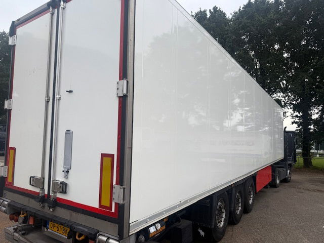 Schmitz Cargobull SLXe 300 1894 uur laadklep 2liftassen - Frigorífico semirremolque: foto 3 Schmitz Cargobull SLXe 300 1894 uur laadklep 2liftassen - Frigorífico semirremolque: foto 3