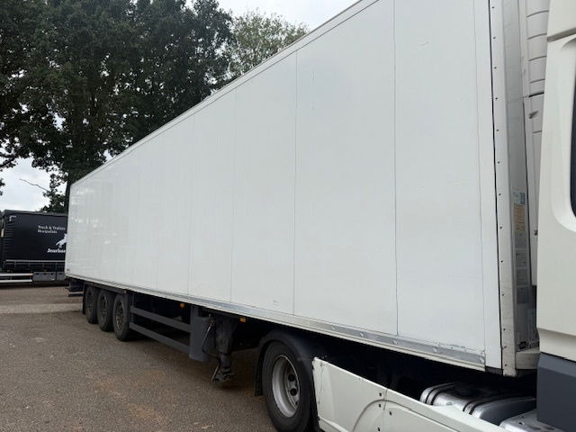 Schmitz Cargobull Vector 1550 liftas - Frigorífico semirremolque: foto 4 Schmitz Cargobull Vector 1550 liftas - Frigorífico semirremolque: foto 4