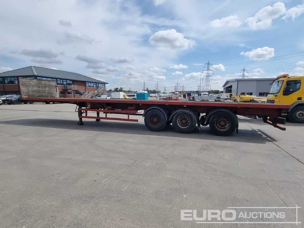 2001 M & G Trailers Tri Axle Flatbed Trailer, Rear Lift Axle, Twist Locks - Semirremolque plataforma/ Caja abierta: foto 2 2001 M & G Trailers Tri Axle Flatbed Trailer, Rear Lift Axle, Twist Locks - Semirremolque plataforma/ Caja abierta: foto 2