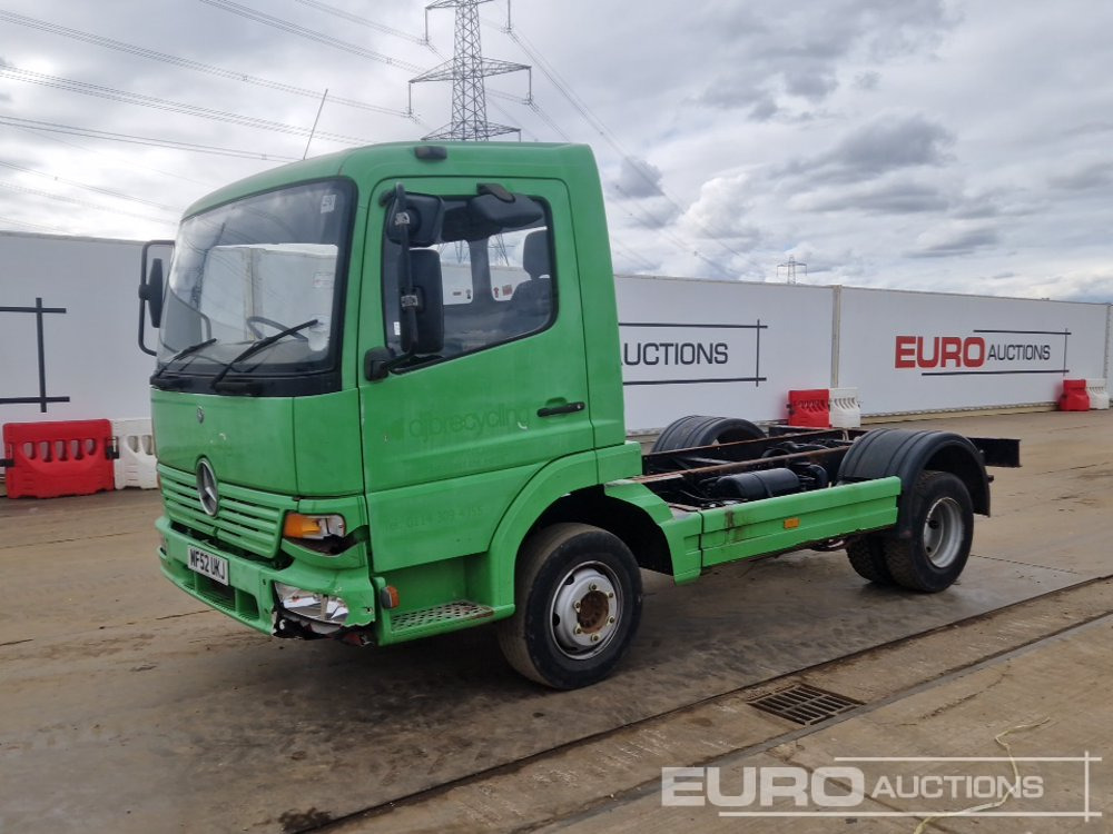 2002 Mercedes 4x2 Chassis Cab, Manual Gearbox - Chasis camión: foto 1 2002 Mercedes 4x2 Chassis Cab, Manual Gearbox - Chasis camión: foto 1
