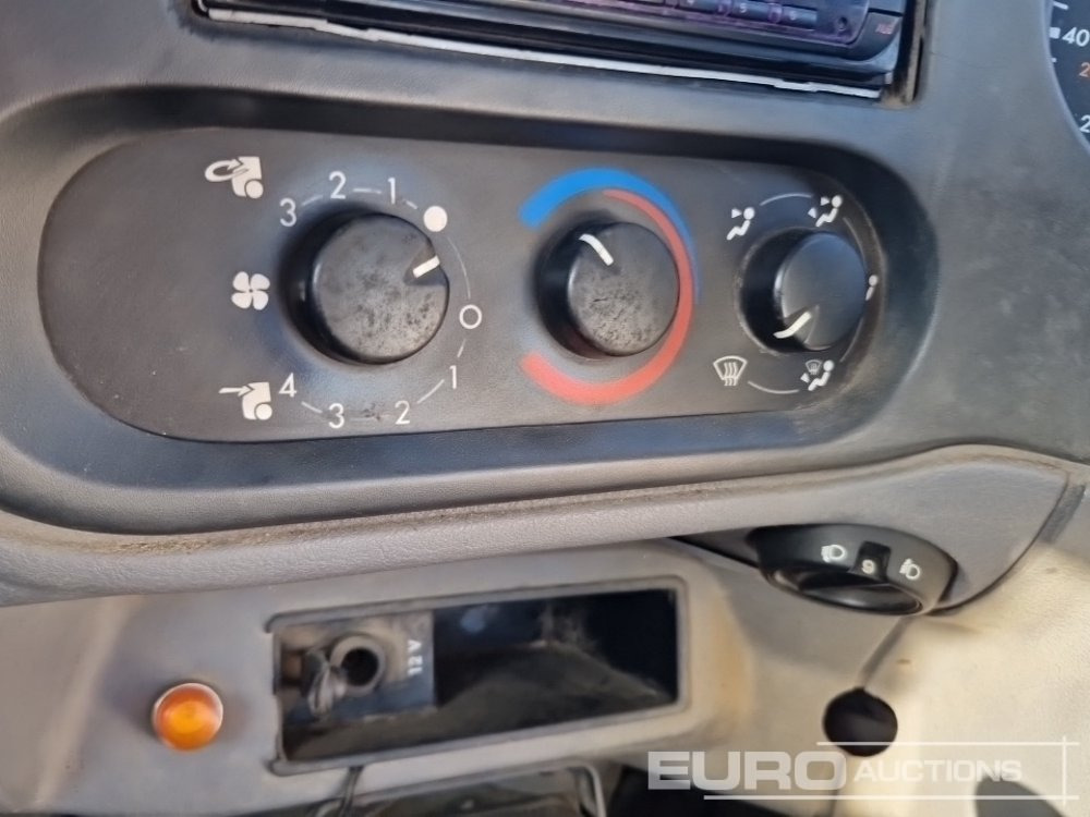Camión caja abierta 2004 DAF LF55 220: foto 46