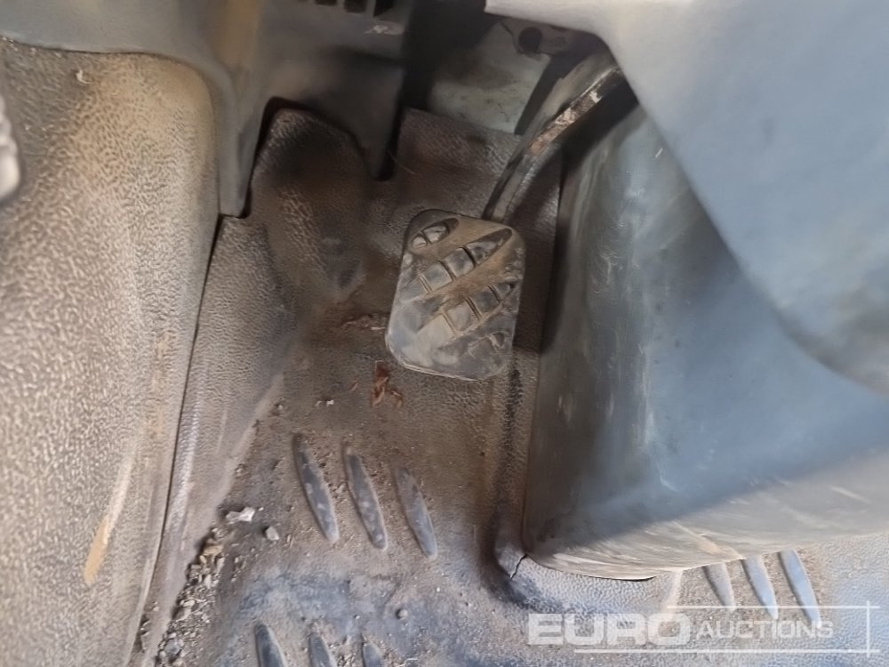 Camión caja abierta 2004 DAF LF55 220: foto 39
