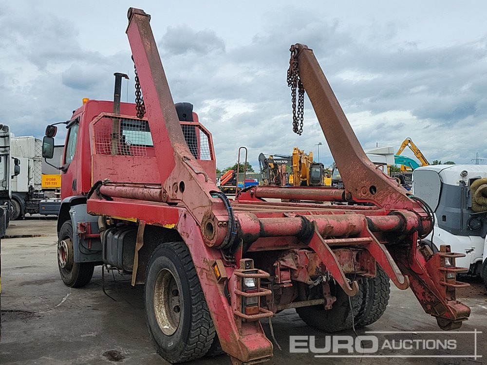 2006 DAF LF55.220 - Portacontenedor de cadenas camión: foto 2 2006 DAF LF55.220 - Portacontenedor de cadenas camión: foto 2