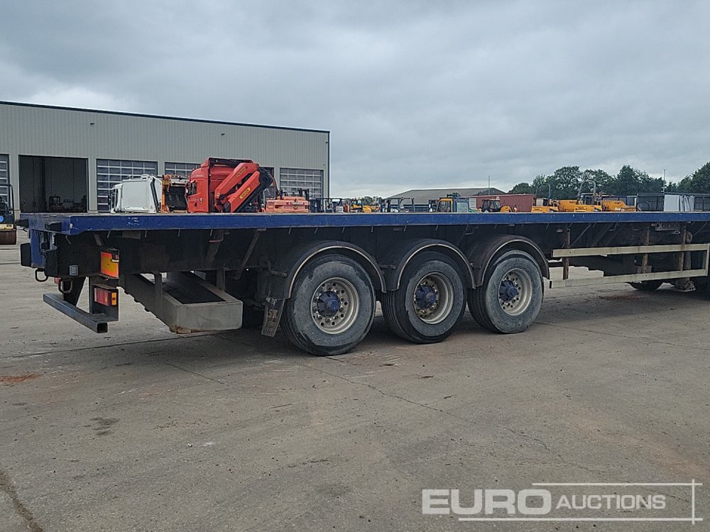 2007 SDC Trailer Tri Axle Extendable Flatbed Trailer, Twist Locks, Rear Steer - Semirremolque plataforma/ Caja abierta: foto 5 2007 SDC Trailer Tri Axle Extendable Flatbed Trailer, Twist Locks, Rear Steer - Semirremolque plataforma/ Caja abierta: foto 5