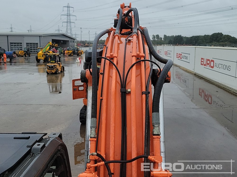 Excavadora de cadenas 2010 Hitachi ZX130 LCN-3: foto 46