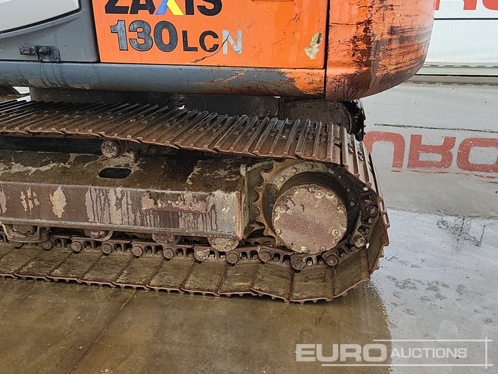 Excavadora de cadenas 2010 Hitachi ZX130 LCN-3: foto 11