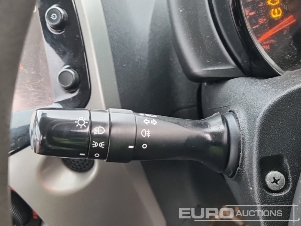 Coche 2014 Peugeot 108: foto 34