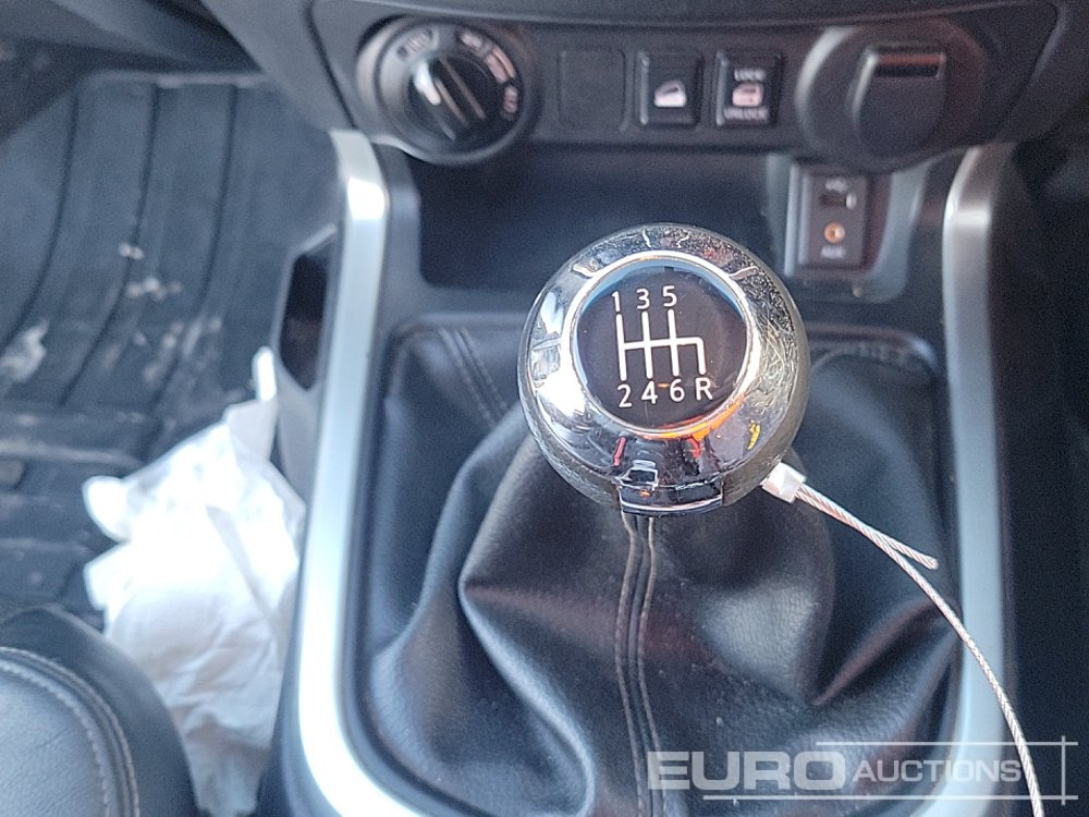 Pick-up 2017 Nissan Navara: foto 28