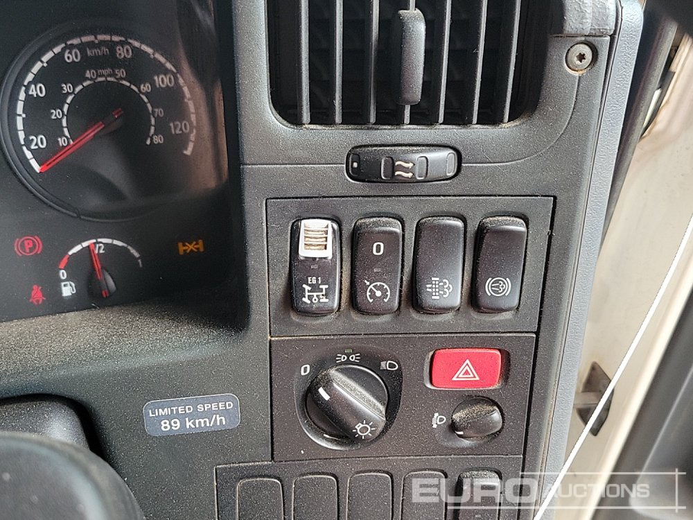 Volquete camión 2018 Scania P410: foto 42
