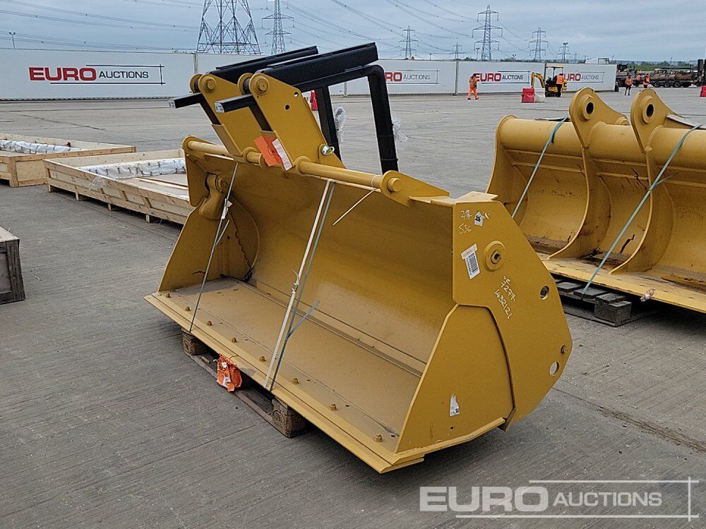 2021 CAT 96" Hydraulic 4 In 1 Bucket to suit Backhoe Loader - Cazo: foto 1 2021 CAT 96" Hydraulic 4 In 1 Bucket to suit Backhoe Loader - Cazo: foto 1