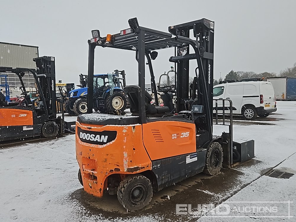 2021 Doosan B35X-7 Plus - Carretilla elevadora: foto 5 2021 Doosan B35X-7 Plus - Carretilla elevadora: foto 5