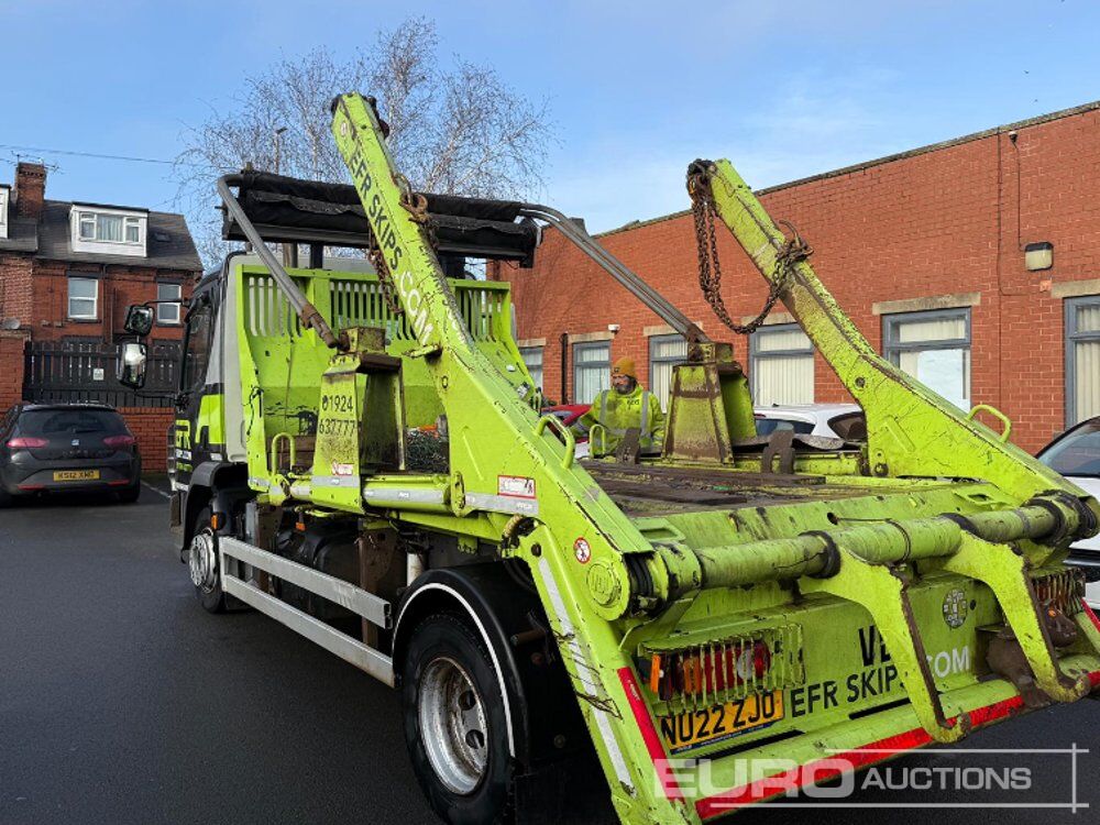 2022 DAF LF210 - Portacontenedor de cadenas camión: foto 2 2022 DAF LF210 - Portacontenedor de cadenas camión: foto 2