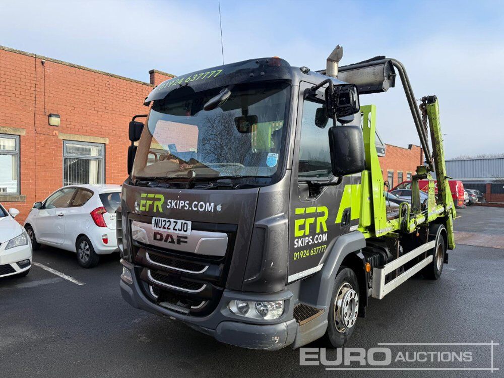 2022 DAF LF210 - Portacontenedor de cadenas camión: foto 1 2022 DAF LF210 - Portacontenedor de cadenas camión: foto 1