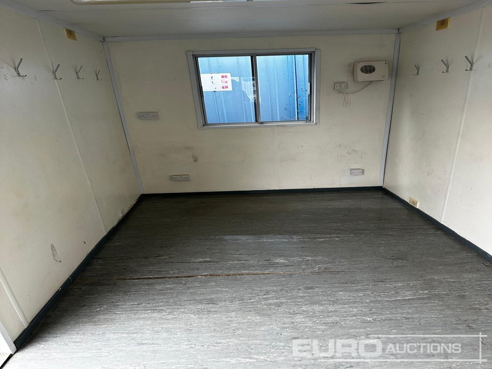 21-foot x 8-foot Office (Selling Offsite - Location: Studham) - Contenedor marítimo: foto 4 21-foot x 8-foot Office (Selling Offsite - Location: Studham) - Contenedor marítimo: foto 4