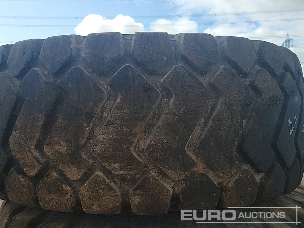 Neumático 23.5R25 Tyre & Rim (3 of): foto 10