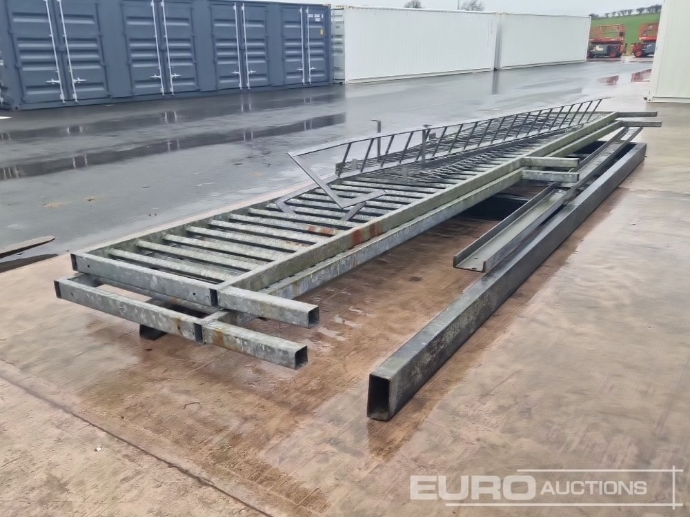 28' Steel Railings & Steel Frames - Herramienta/ Equipo: foto 3 28' Steel Railings & Steel Frames - Herramienta/ Equipo: foto 3