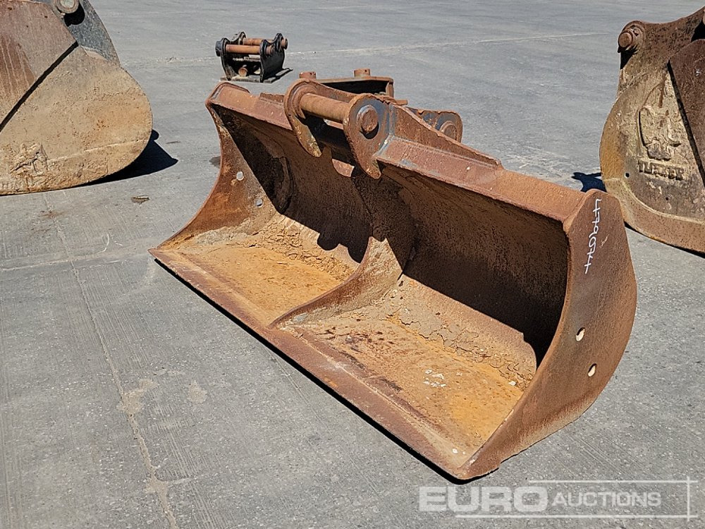 70" Ditching Bucket 65mm Pin to suit 13 Ton Excavator - Cazo: foto 1 70" Ditching Bucket 65mm Pin to suit 13 Ton Excavator - Cazo: foto 1