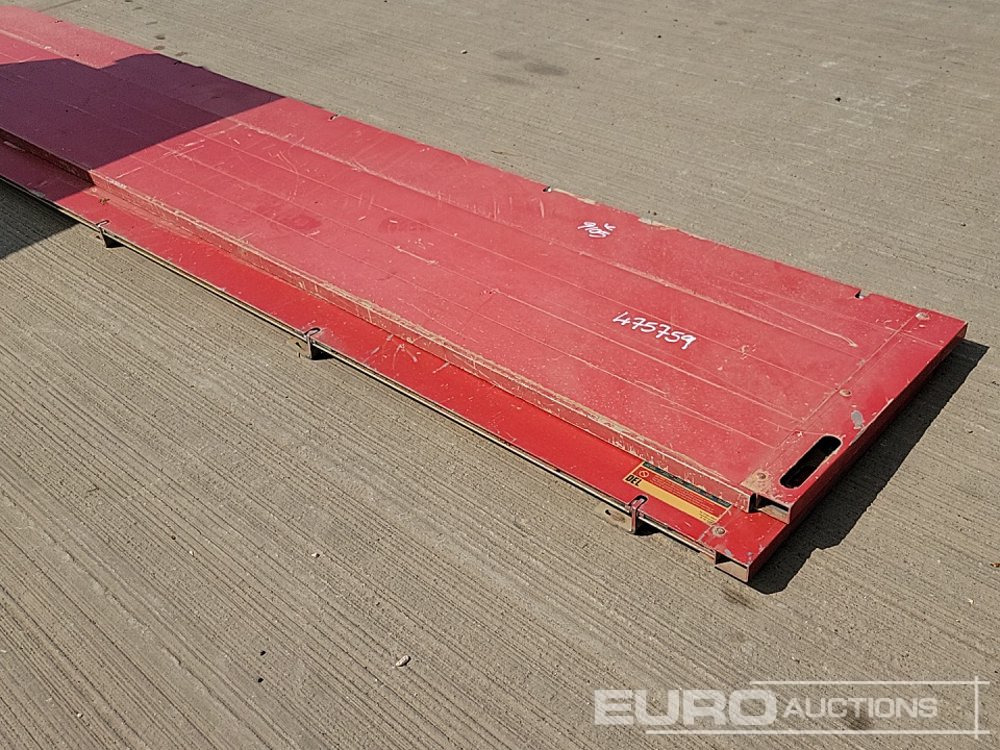 Equipo de construcción Aluminium Dropside Side Panels (2 of), Hiab Outrigger Feet (3 of), Chubb Key Safe: foto 16