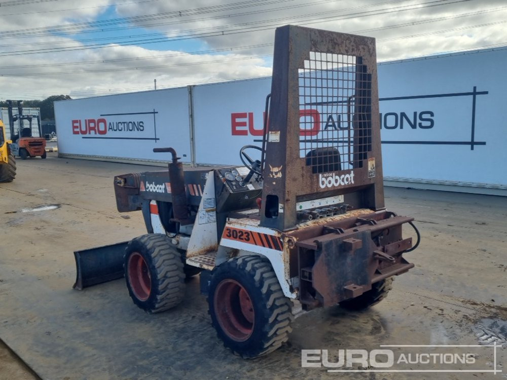 Bobcat 3023 - Zanjadora: foto 3 Bobcat 3023 - Zanjadora: foto 3