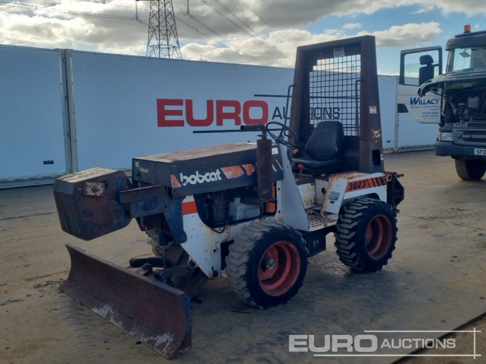 Bobcat 3023 - Zanjadora: foto 1 Bobcat 3023 - Zanjadora: foto 1