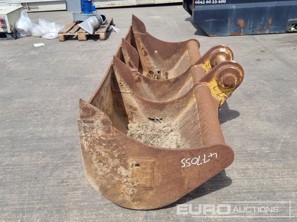 CAT 82" Ditching Bucket 80mm Pin to suit 20 Ton Excavator - Cazo: foto 2 CAT 82" Ditching Bucket 80mm Pin to suit 20 Ton Excavator - Cazo: foto 2