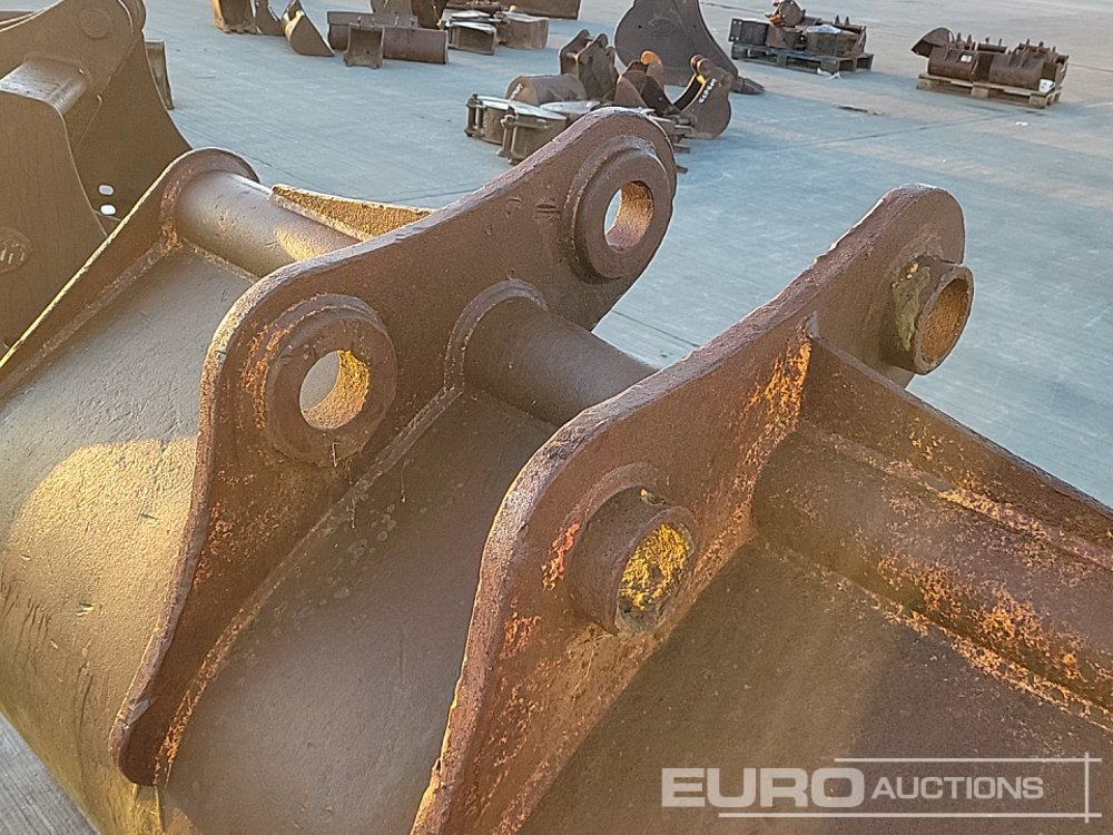 Cazo Case 64" Clay Digging Bucket 90mm Pin to suit 30 Ton Excavator: foto 11