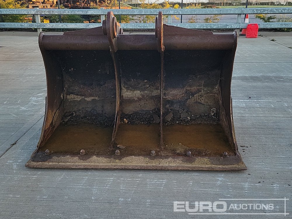 Cazo Case 64" Clay Digging Bucket 90mm Pin to suit 30 Ton Excavator: foto 8
