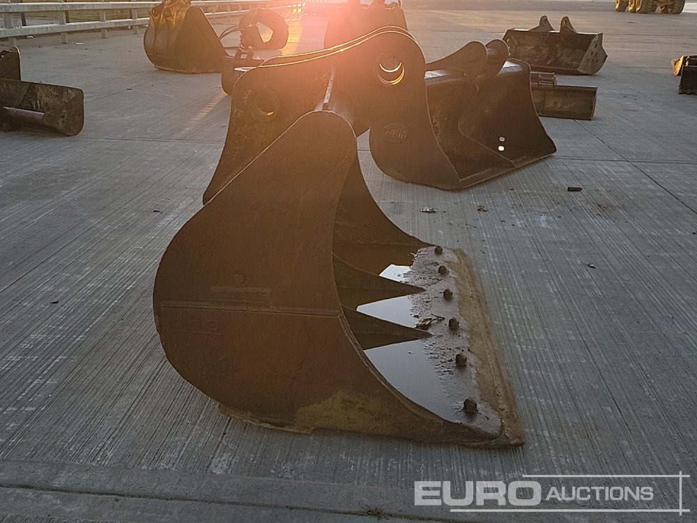Cazo Case 64" Clay Digging Bucket 90mm Pin to suit 30 Ton Excavator: foto 6